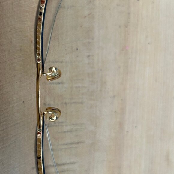 Louis Vuitton (LV) Gold Sunglasses - Picture 12 of 12